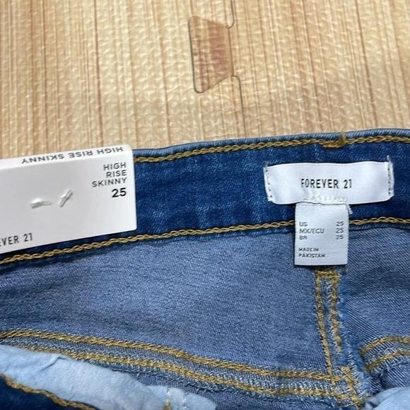 Forever 21 NWT High Rise Skinny Denim Jeans Women's Size 25 - Picture 6 of 7